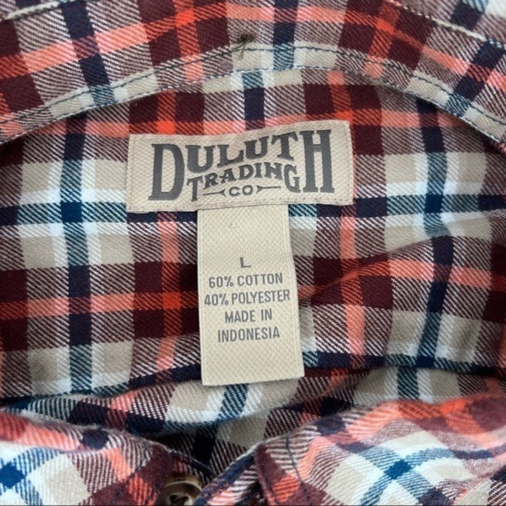 Duluth Trading Co Button Down Shirt Mens Large Red Plaid Flap Pockets Rugged - Picture 4 of 8
